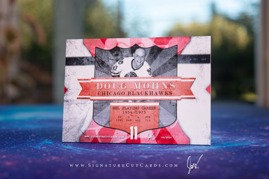 Doug Mohns Chicago Blackhawks Vintage Signature Cut Card