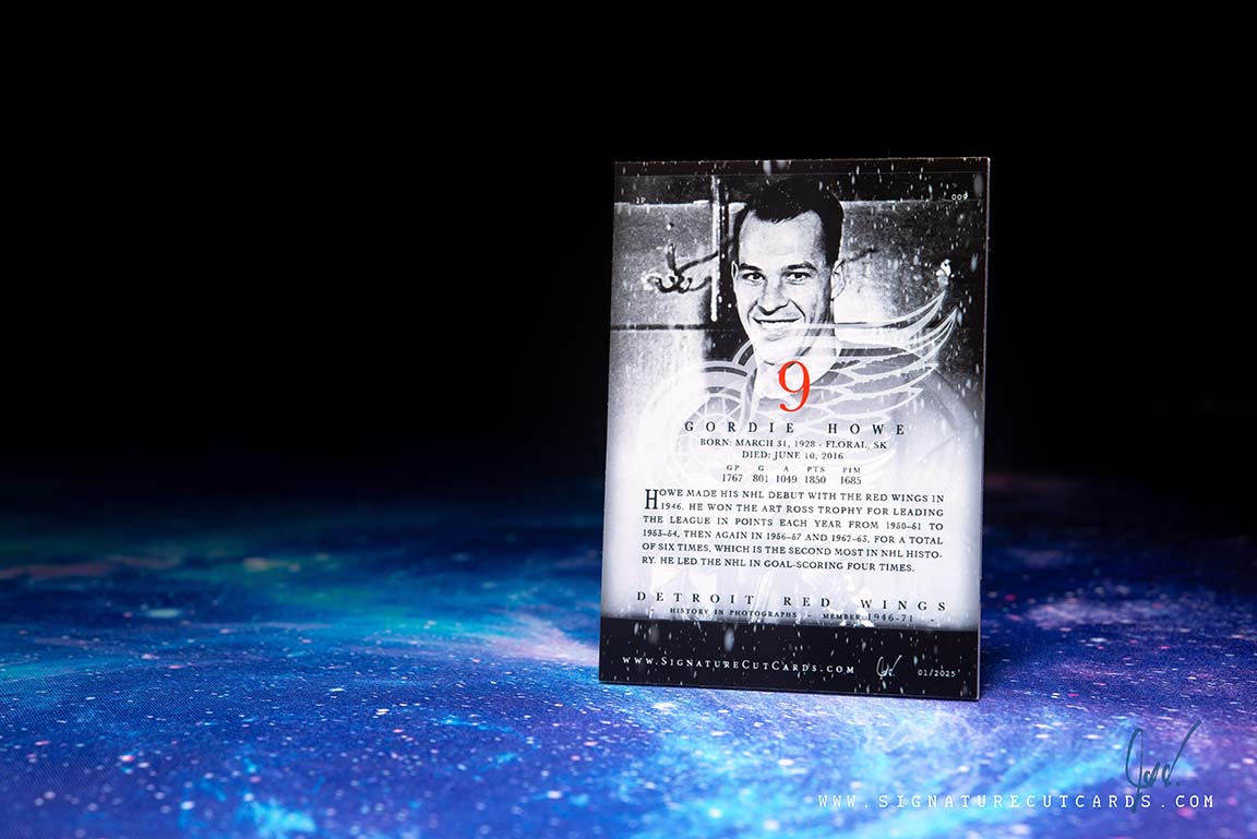 Gordie Howe Detroit Red Wings Signature Cut Card Back